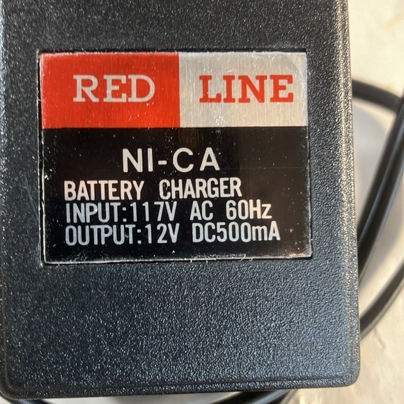 Red Line NI-CA 12 Volt Charger - Picture 2 of 4